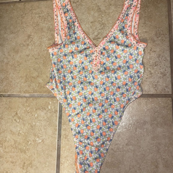 Out from Under Floral Print Bodysuit - Picture 2 of 6